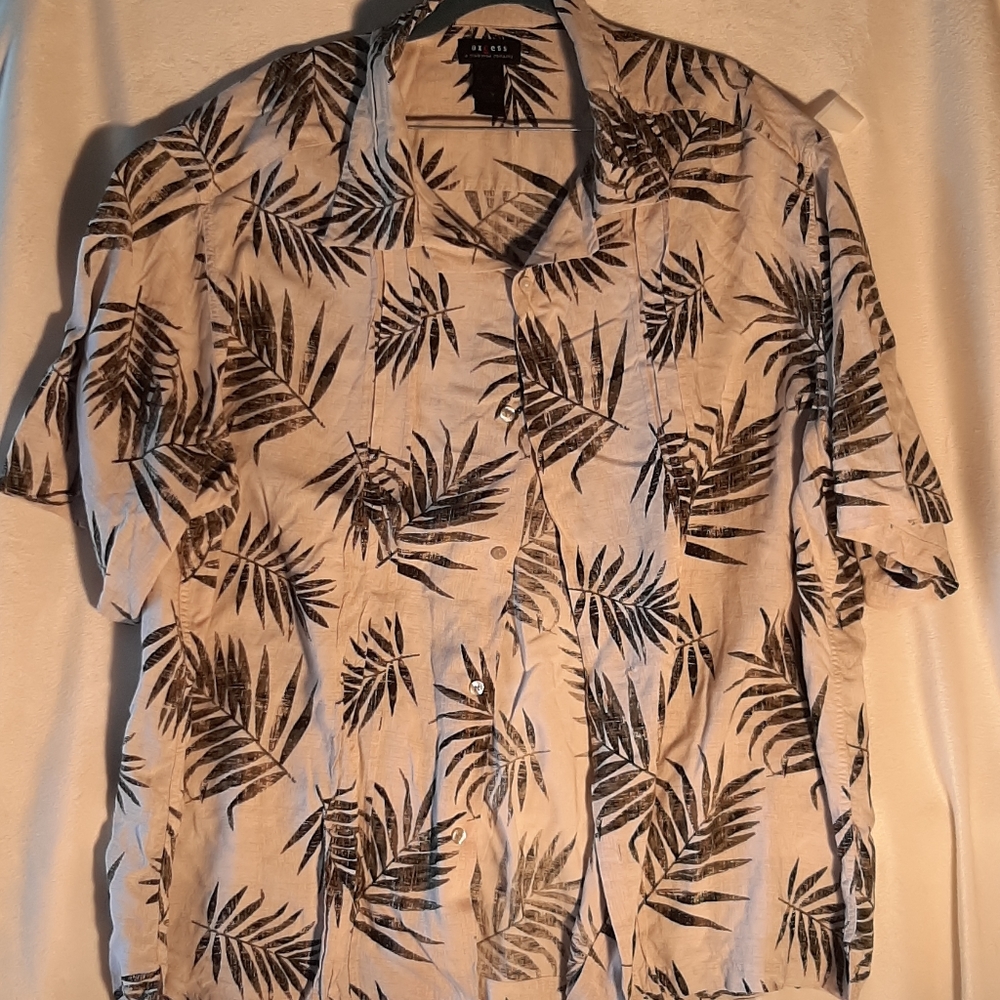 Men's summer casual button-down